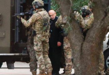 Rabbi held hostage at Texas synagogue says captor was “increasingly belligerent and threatening” in standoff’s last hour 9